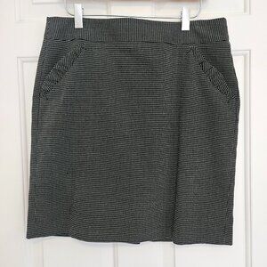 Ann Taylor LOFT A Line Skirt P10 Black Dot Print Back Zip Ruffle Pockets Lined